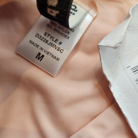 NWT Dippin’ Daisy’s Taylor Bottom Size Medium - Picture 4 of 7